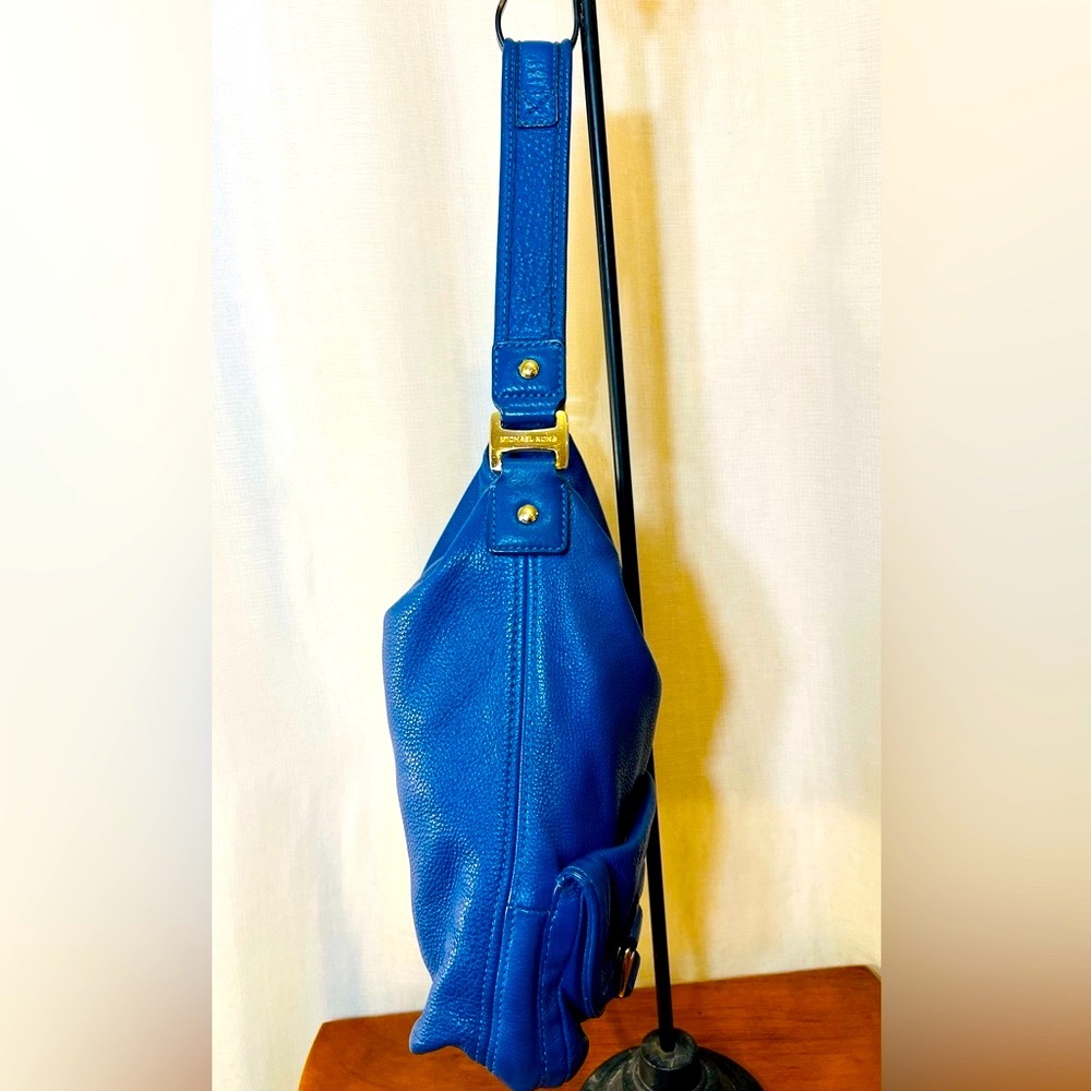 MICHAEL KORS royal blue bucket style hobo leather purse - Picture 4 of 14